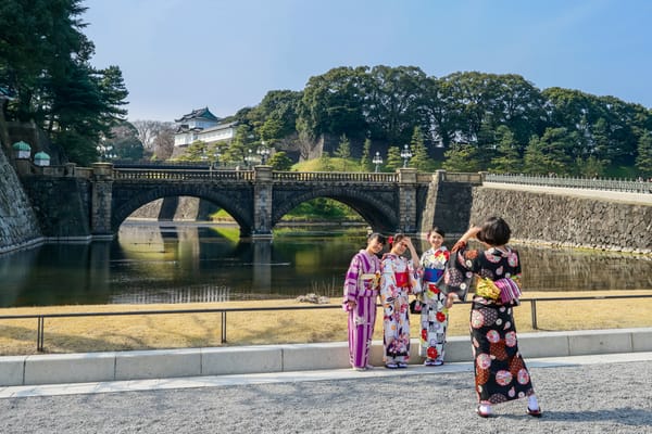 Vor der kaiserlichen Palastanlage in Tokio.