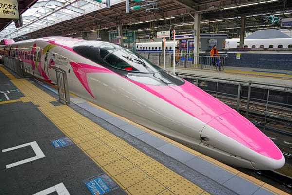 Der &quot;Hello Kitty&quot;-Shinkansen.