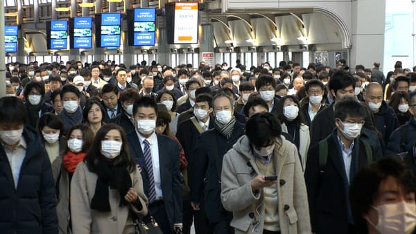 Im Bahnhof Shinagawa.Im Bahnhof Shinagawa.