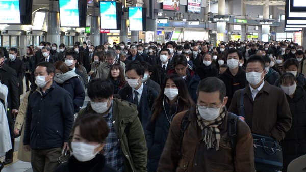 Im Bahnhof Shinagawa im März 2020.