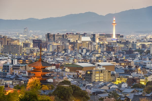 Abenddämmerung in Kyoto.