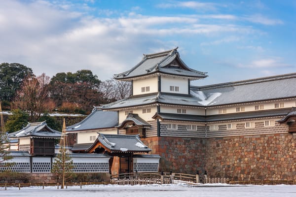 Das Gojukken-Nagaya mit dem Hahizume-Tor.