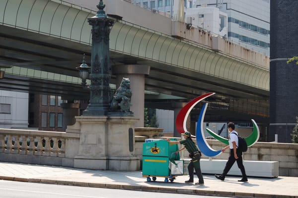 Die Nihonbashi-Brücke und das Symbol der soeben zu Ende gegangenen Paralympischen Spiele.