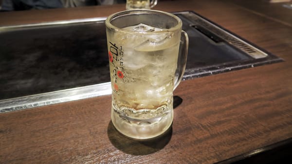 Highball in einem Restaurant in Japan.