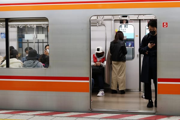 In der U-Bahn-Station Kayabacho in Tokio.