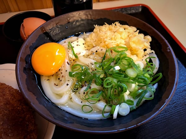 «Kama Butter Udon» im Restaurant Udon Baka Ichidai in Takamatsu.