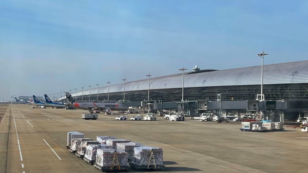 Ankunft am Flughafen Kansai.