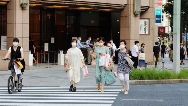 Eine Alltagssituation im Tokioter Viertel Ginza.