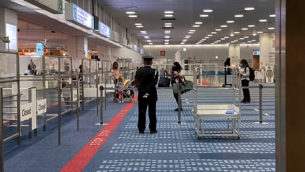 Einreise nach Japan im Flughafen Haneda.