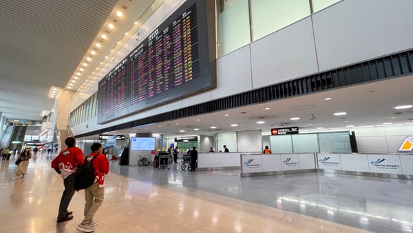 Die Ankunftshalle im Flughafen Narita im November 2022.