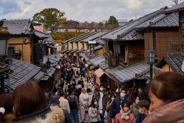 Touristen in Kyoto.