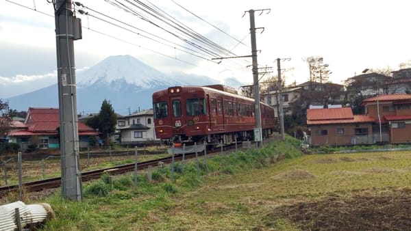 Der Zug und der Fuji.