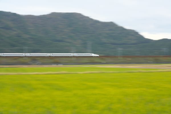 Unterwegs auf der Tokaido-Shinkansen-Strecke.