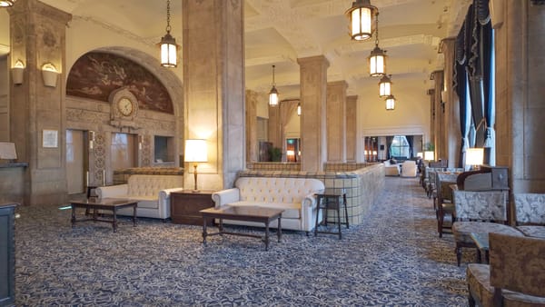 Die historische Lobby des Hotel New Grand in Yokohama.