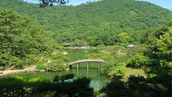 Takamatsu: Wandelgarten, Kunstinseln und Udon